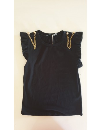 Maglia nera con accessori...