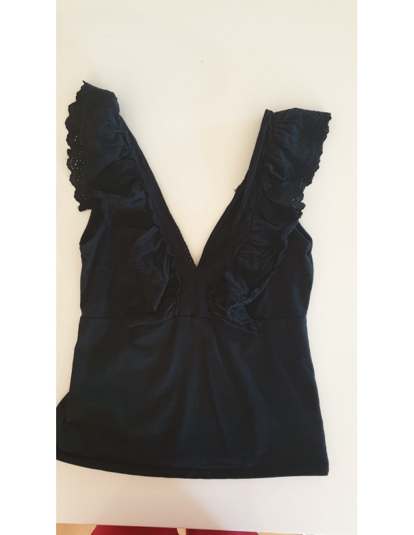 Maglia nera con pizzo