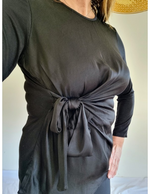 Maglia Nera con Fiocco